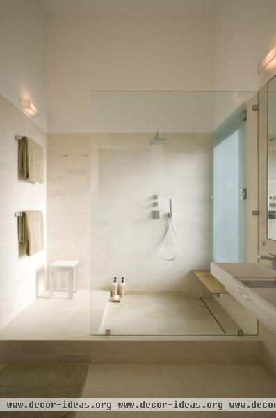 Fairfield House - modern - bathroom - austin
