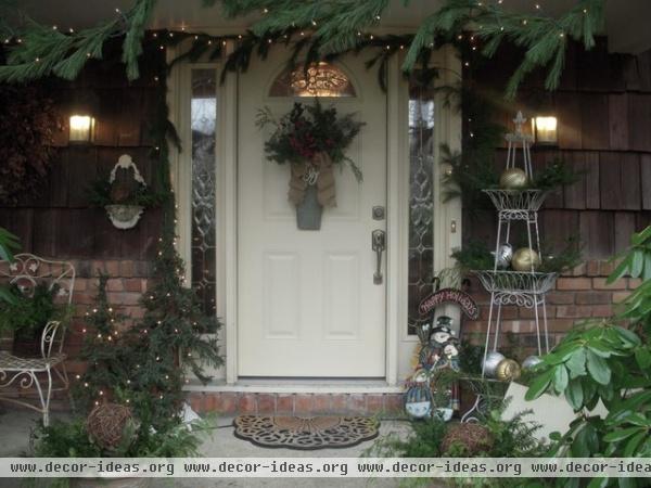 Holiday Decor - traditional - entry - new york