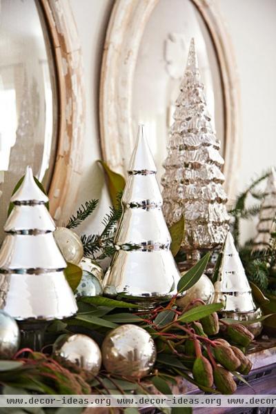 Decorating: Holiday Mantels