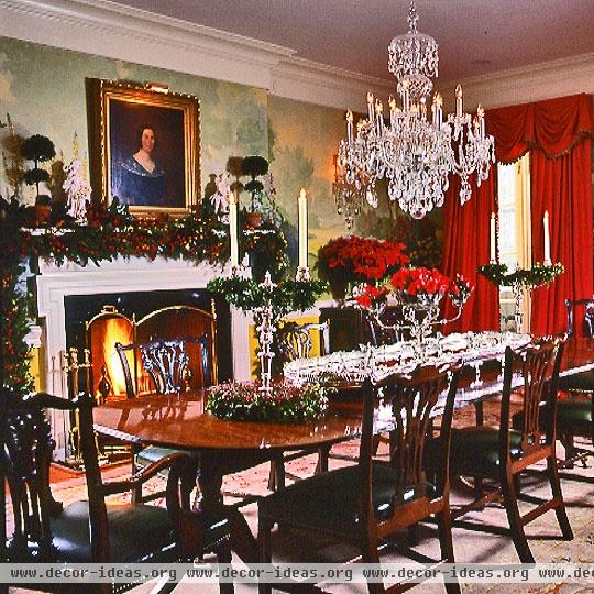 Decorating: Holiday Mantels