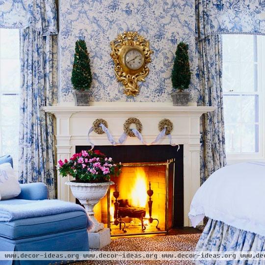 Decorating: Holiday Mantels