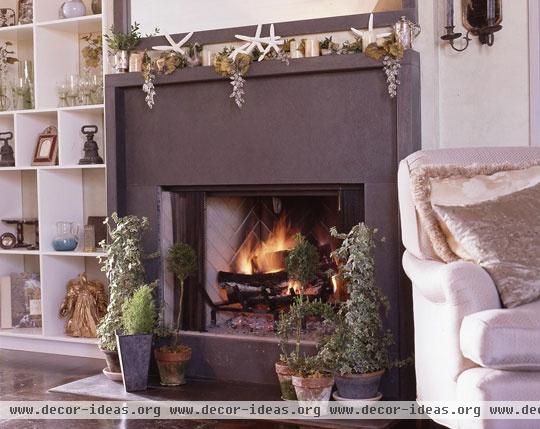 Decorating: Holiday Mantels