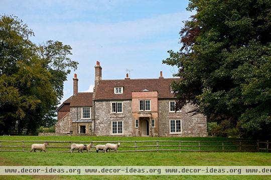 Charming English Farmhouse