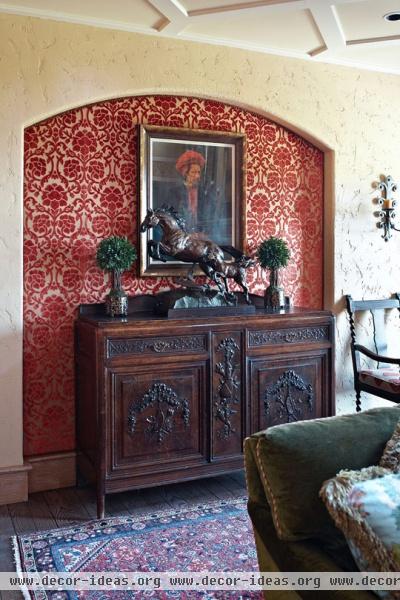 Old-World Style in a Farmhouse Old-World Style in a Farmhouse
