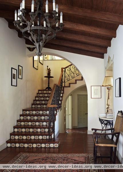 JoBeth Williams' Spanish-Style Home