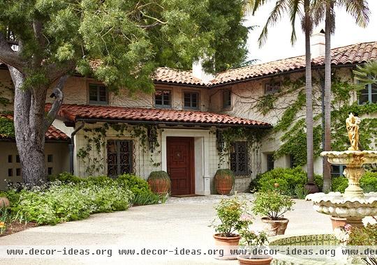 JoBeth Williams' Spanish-Style Home