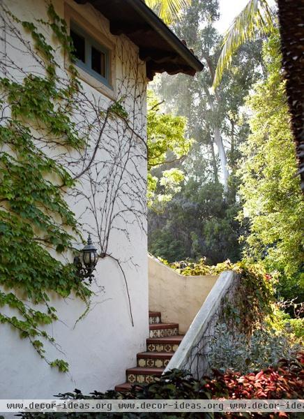 JoBeth Williams' Spanish-Style Home