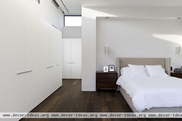 Southampton - modern - bedroom - houston