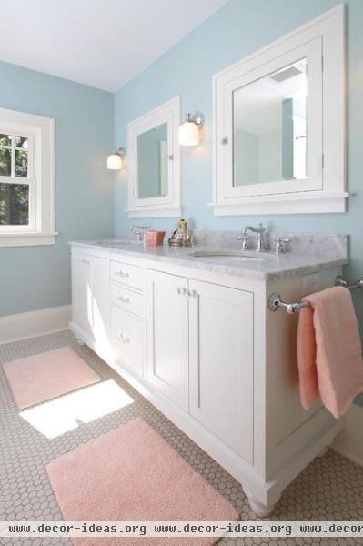 Bungalow bathroom - traditional - bathroom - minneapolis