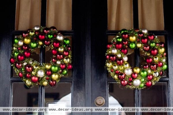 Rhinebeck, NY Winter Decor - traditional - entry - new york