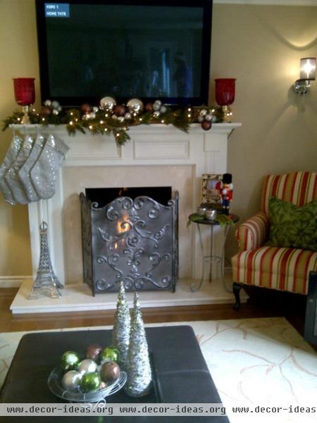 Family Room Christmas Decor - traditional - living room - toronto