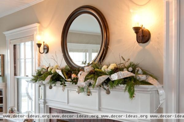 Christmas in Salem - traditional - living room - boston