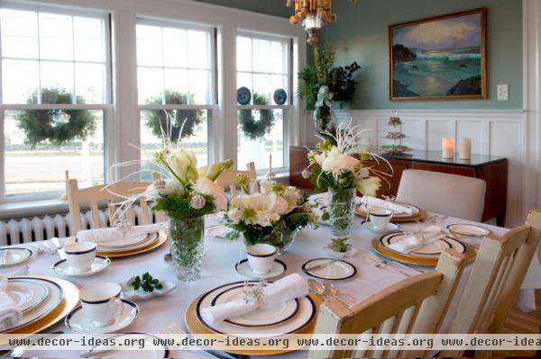 Christmas in Salem - traditional - dining room - boston