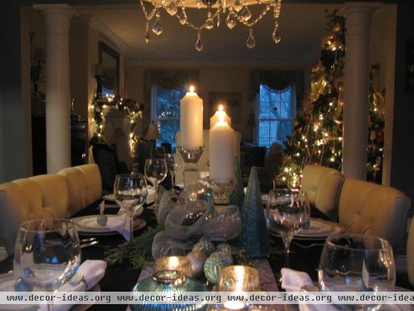 Christmas/Holiday Decorating - eclectic - dining room - toronto