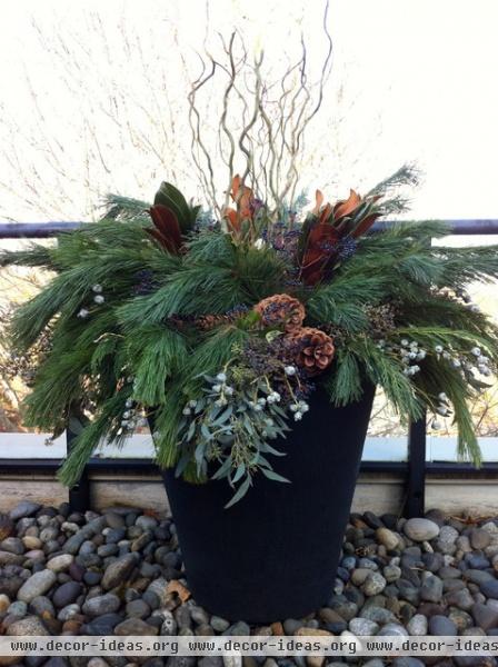 Holiday Containers and Wreaths - traditional - landscape - vancouver