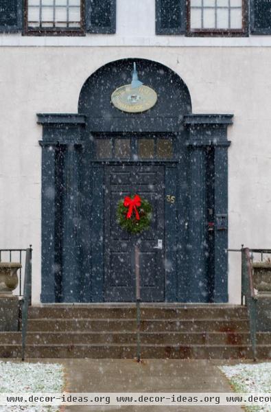 Millbrook, NY Winter Decor - traditional - entry - new york