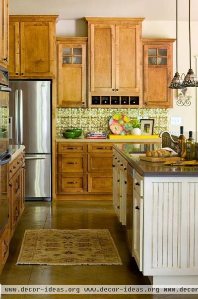 Elegant Kitchens with Warm Wood Cabinets