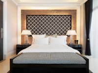 Redi-Screens headboard: the 