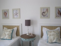 A tropical touch. - tropical - bedroom - other metro