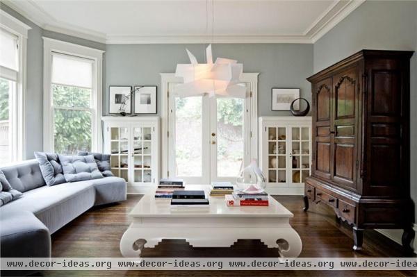 Light Transitional Family Room by Jessica Helgerson