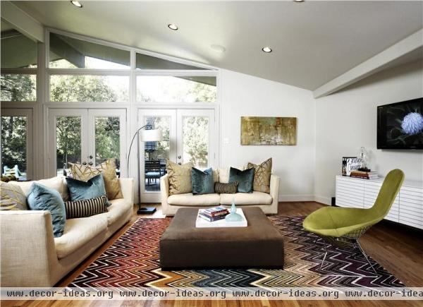 Light Contemporary Living Room by Beth Dotolo & Carolina Gentry