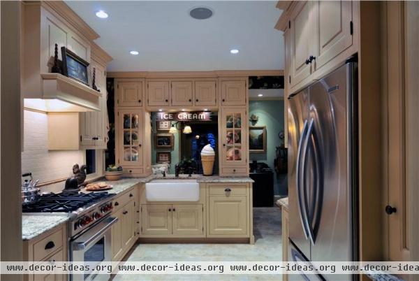 Casual Traditional Kitchen by Taine D'Agostino, CKD, ASID, NCIDQ of Kitchen Designs by Ken Kelly Casual Traditional Kitchen by Taine D'Agostino, CKD, ASID, NCIDQ of Kitchen Designs by Ken Kelly