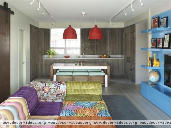 Cozy Transitional Family Room by Gabriel Benroth, Adam Rolston & Drew Stuart Cozy Transitional Family Room by Gabriel Benroth, Adam Rolston & Drew Stuart