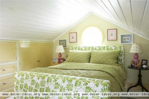 Private Transitional Bedroom by John Loecke