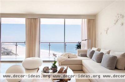 Light Contemporary Living Room by Sarah Barnard Light Contemporary Living Room by Sarah Barnard