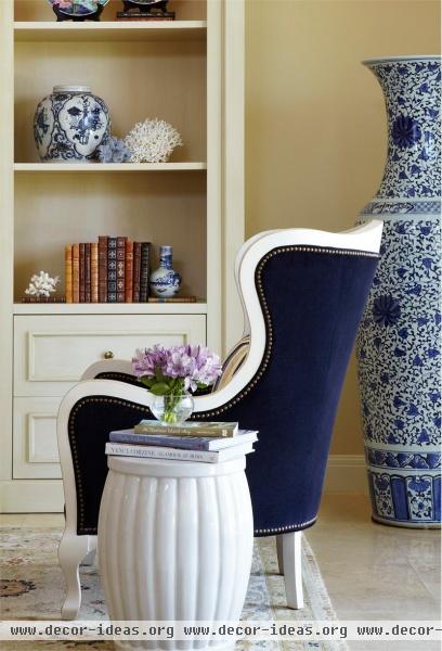 Elegant Transitional Living Room by Jacquelyn Armour Elegant Transitional Living Room by Jacquelyn Armour