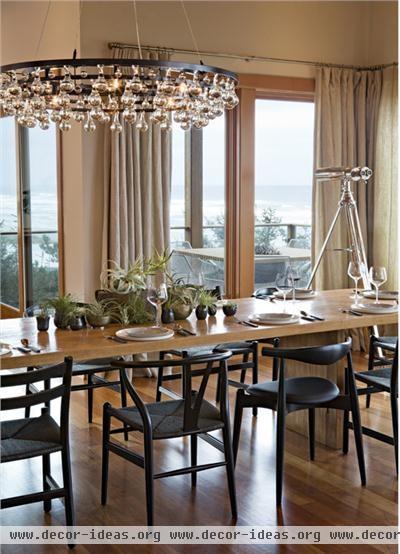 Airy Contemporary Dining Room by Jessica Helgerson