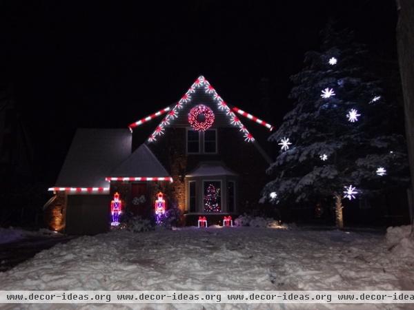 Holiday Lighting - traditional - exterior - omaha