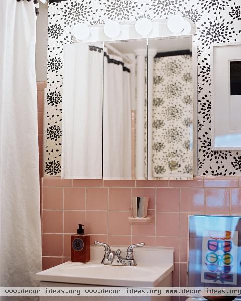 Traditional Bathroom Traditional Bathroom