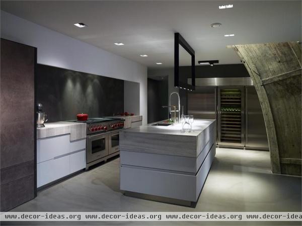 Elegant Contemporary Kitchen by Davy Swanenberg