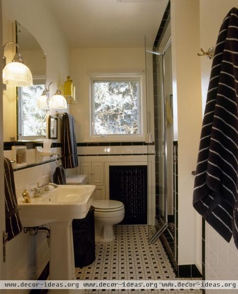 Traditional Bathroom Traditional Bathroom