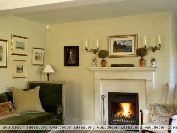 Traditional Living Room