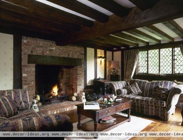 Traditional Living Room