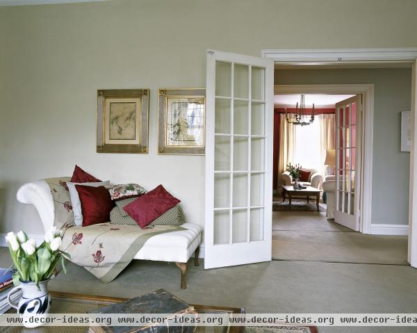 Traditional Living Room