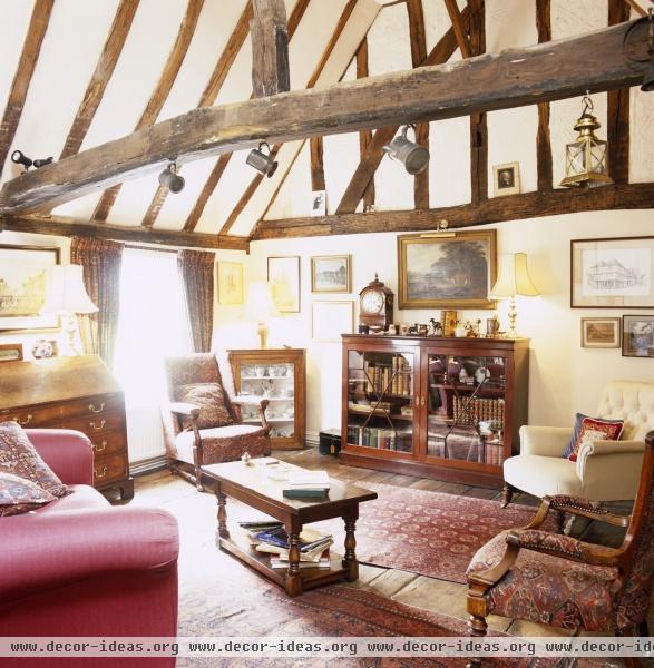 Traditional Living Room