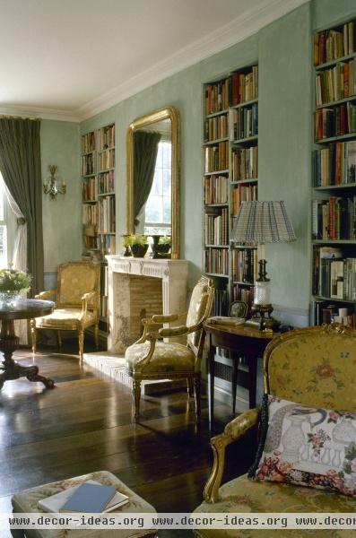 Traditional Living Room