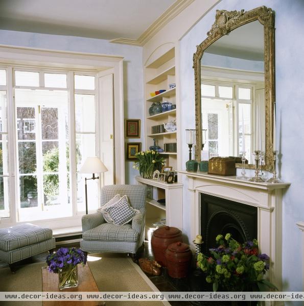 Traditional Living Room