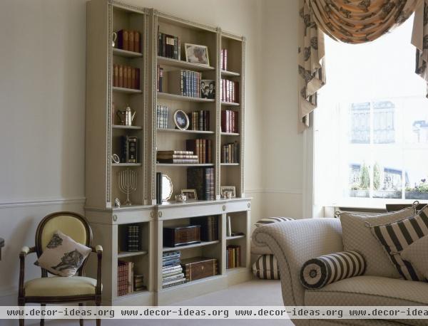 Traditional Living Room Traditional Living Room