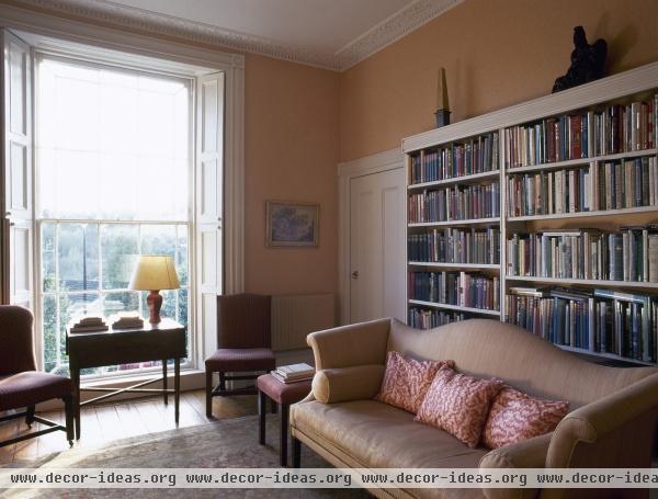 Traditional Living Room