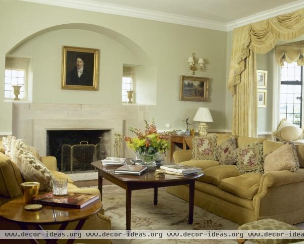 Traditional Living Room