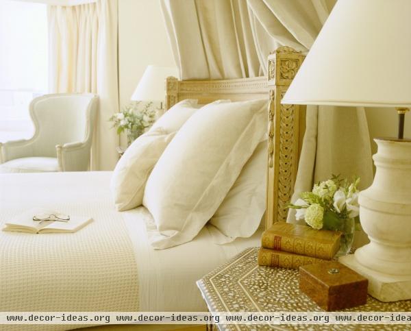 Traditional Bedroom Traditional Bedroom