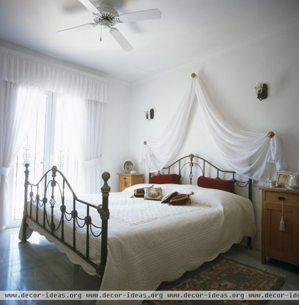 Traditional Bedroom Traditional Bedroom