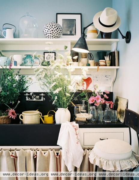 Country Traditional Kitchen