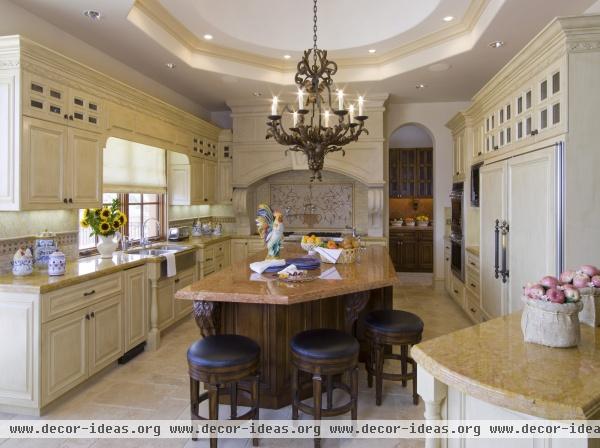 Country Traditional Kitchen