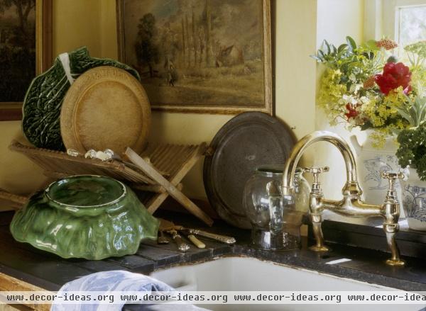 Country Traditional Kitchen