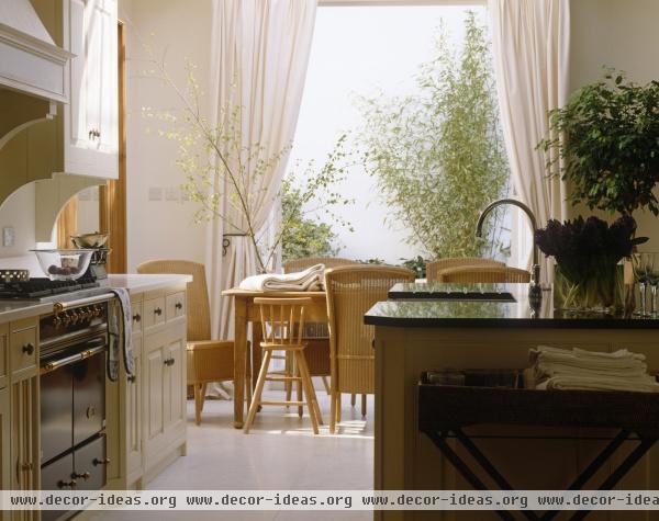 Traditional Kitchen